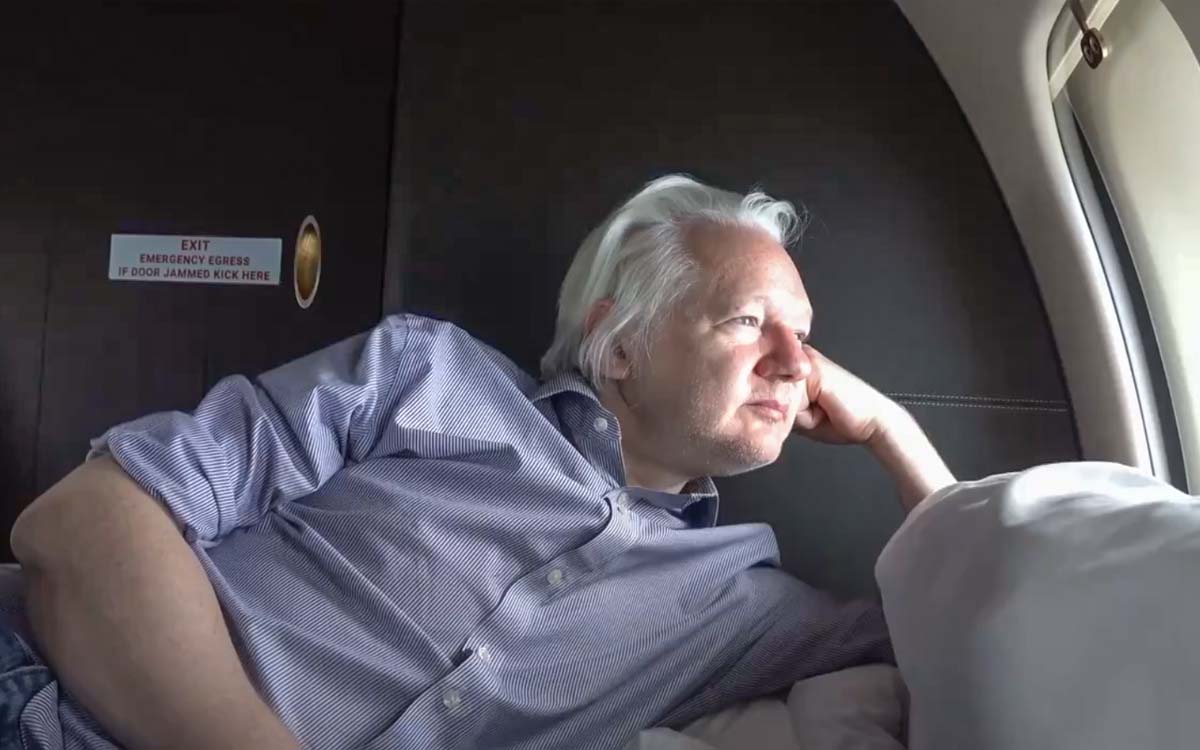 Recaudan más de la mitad del costo del vuelo de Assange en el avión del polémico viaje de Taylor Swift