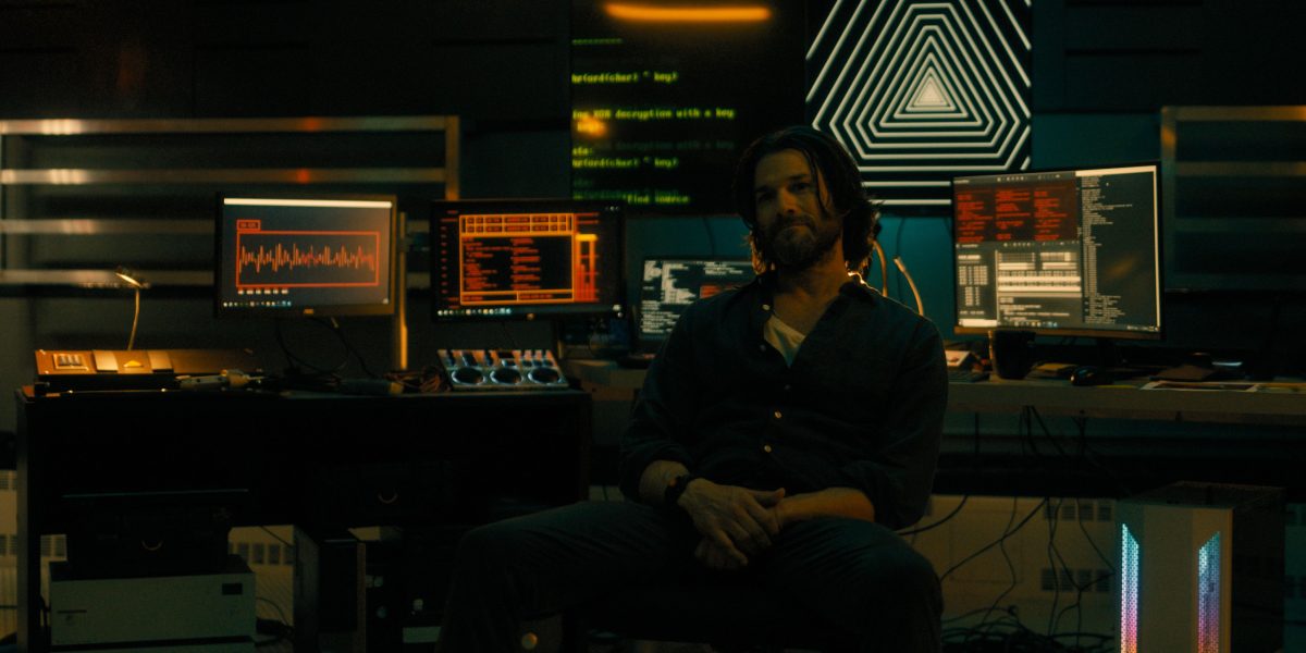 The A-Frame Review: El terror de ciencia ficción que combina géneros de Calvin Lee Reeder entretiene a través de sus contratiempos