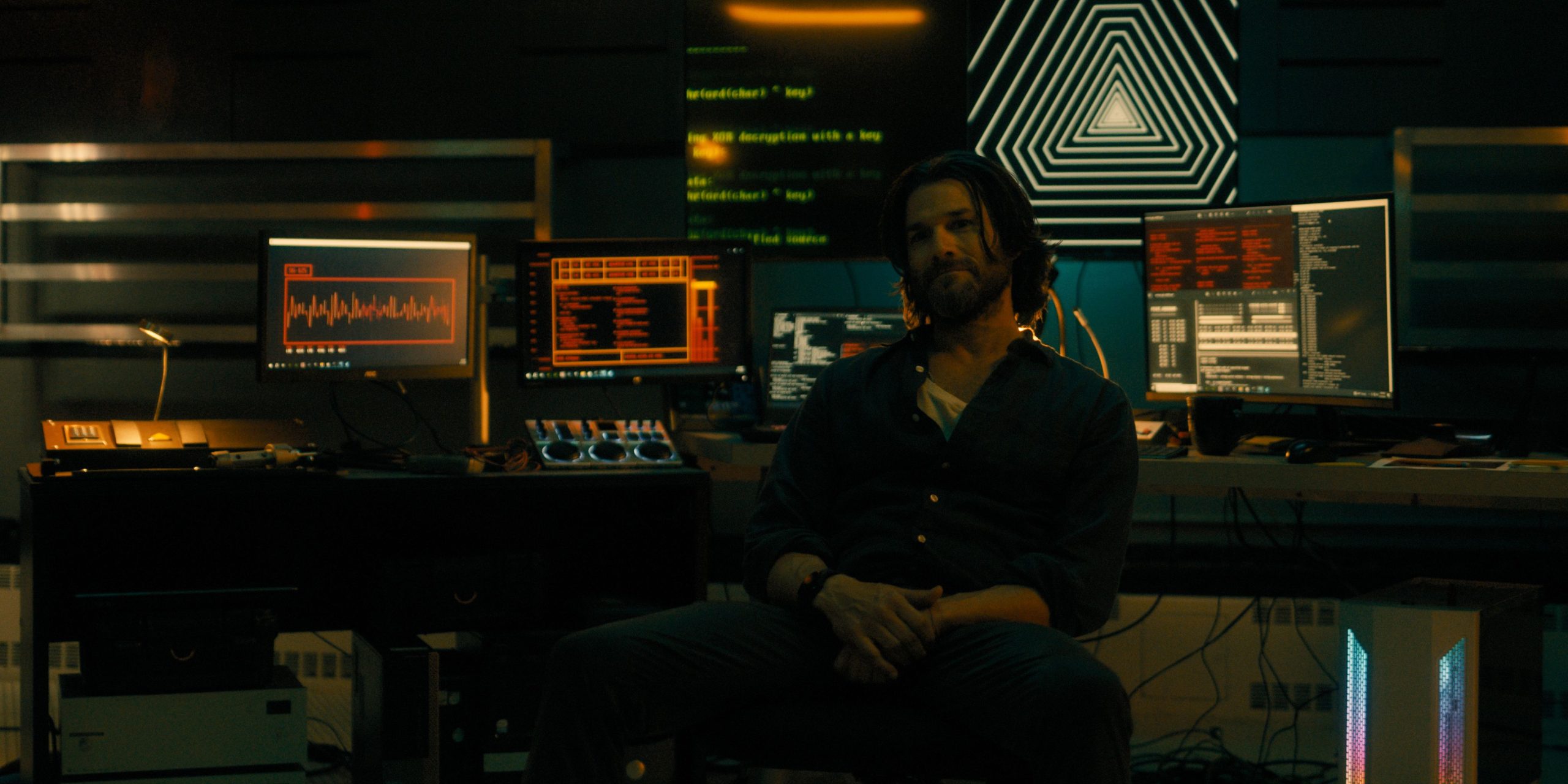 The A-Frame Review: El terror de ciencia ficción que combina géneros de Calvin Lee Reeder entretiene a través de sus contratiempos