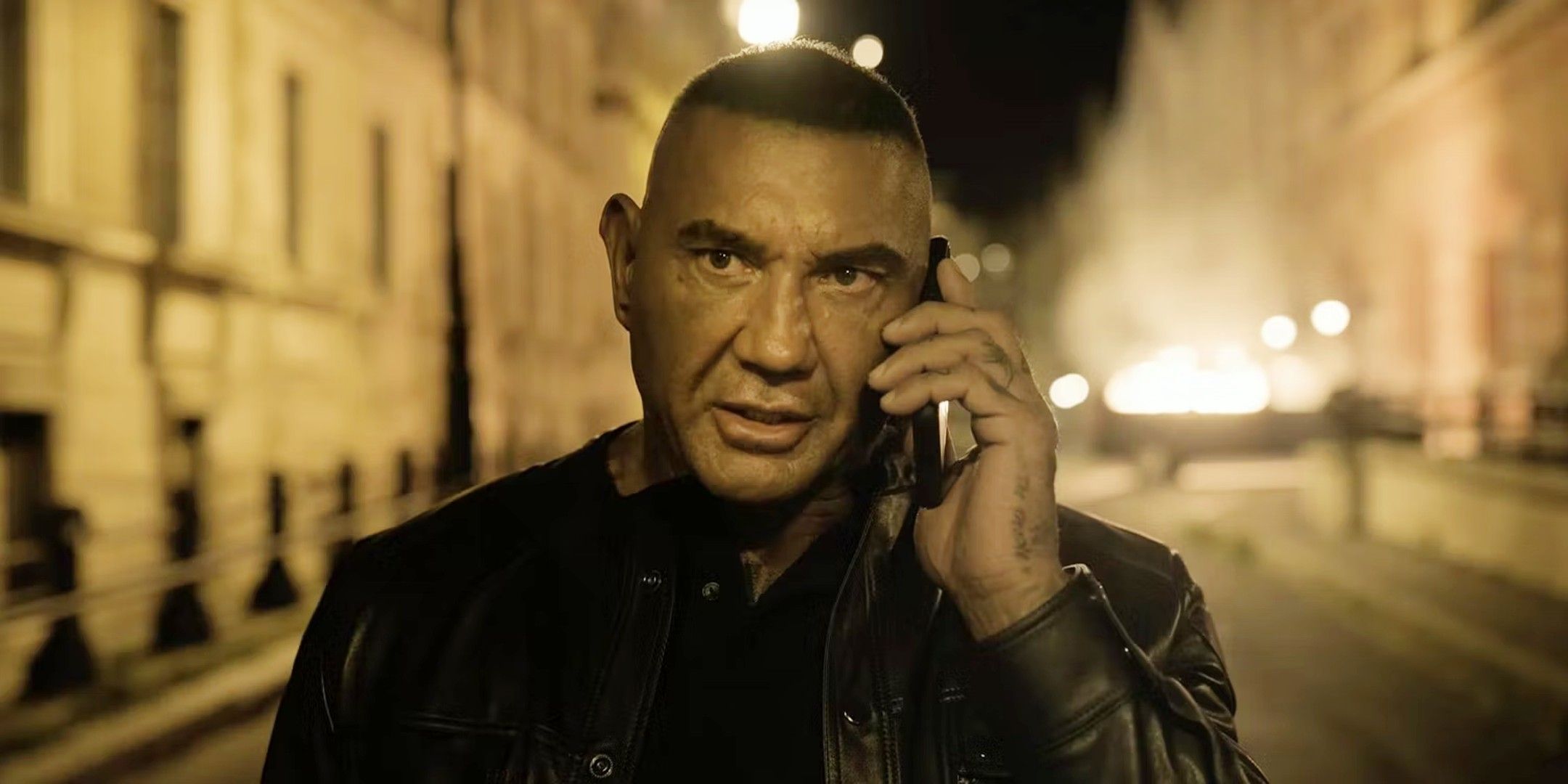 Tráiler del juego The Killer: Dave Bautista ordena su propio asesinato y se arrepiente al instante