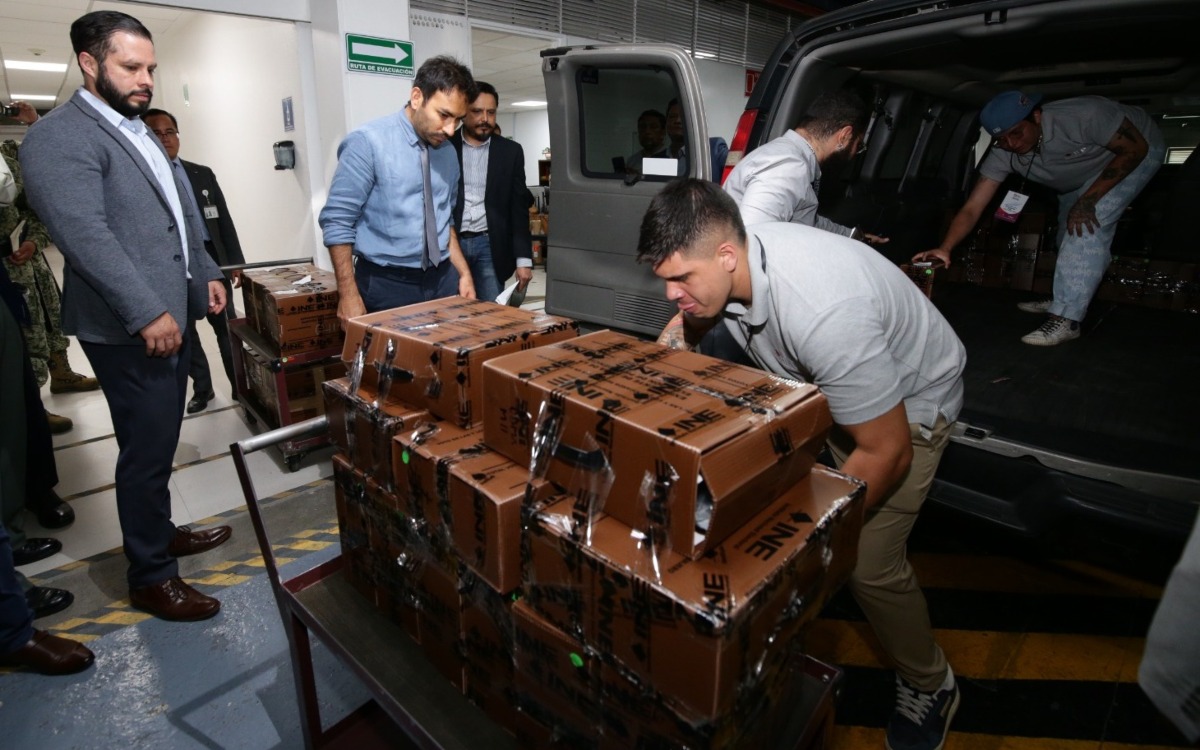 Tribunal Electoral recibe paquetes electorales del voto en el extranjero