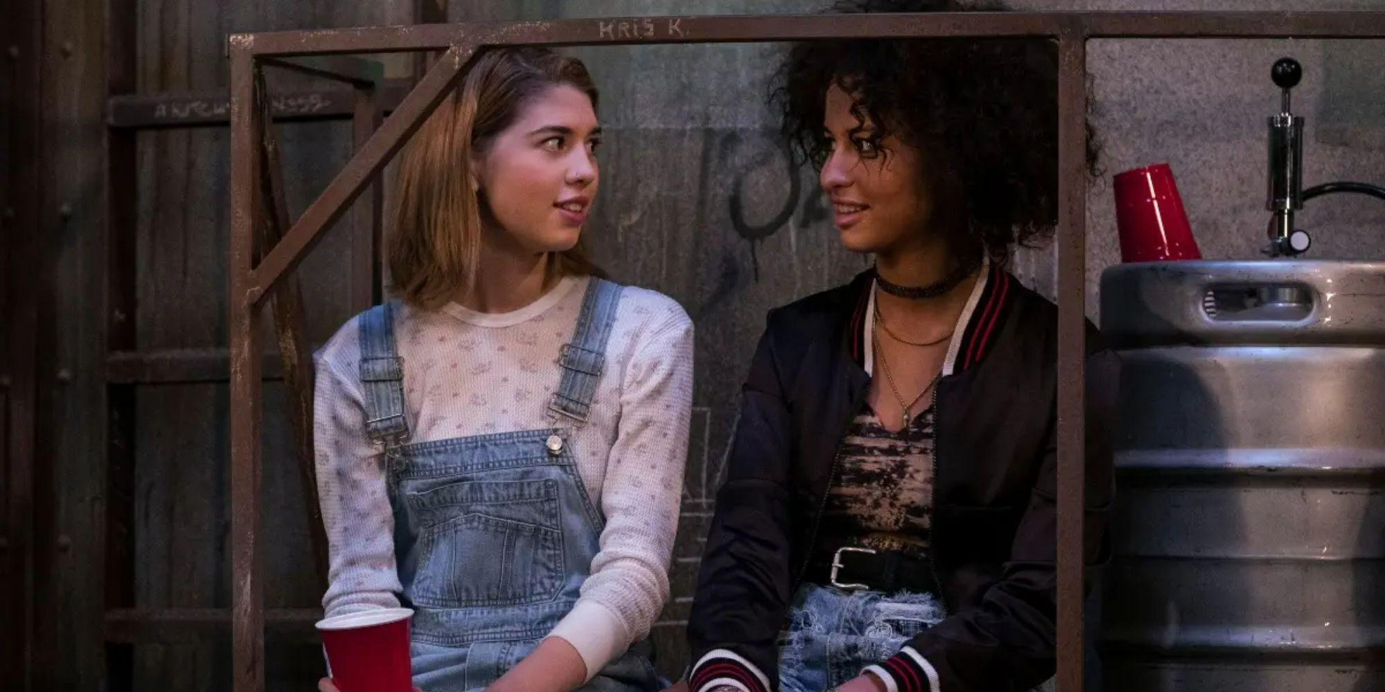 El nuevo interés amoroso adolescente de That '90s Show sigue brillantemente un drama de hace 8 años con un puntaje RT del 94%