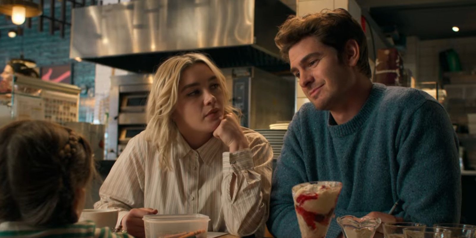 Tráiler de Vivimos en el tiempo: el encuentro poco convencional entre Florence Pugh y Andrew Garfield conduce al romance