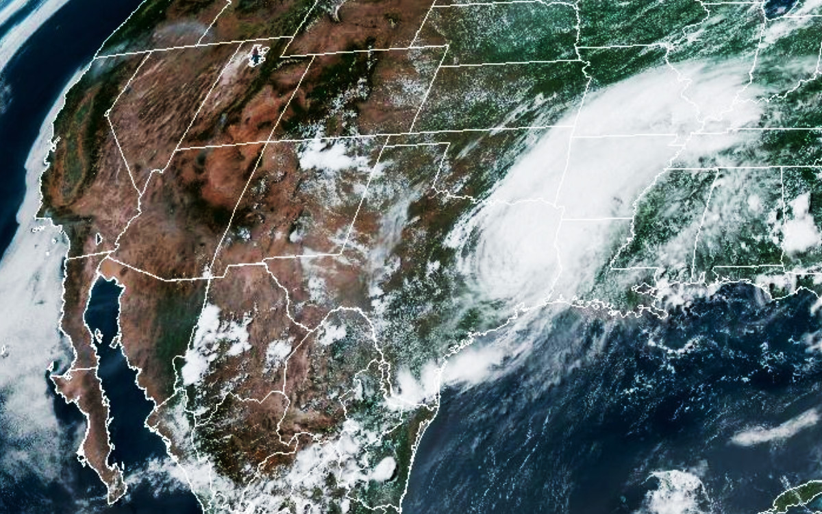Beryl deja tres muertos, inundaciones y destrozos en Texas