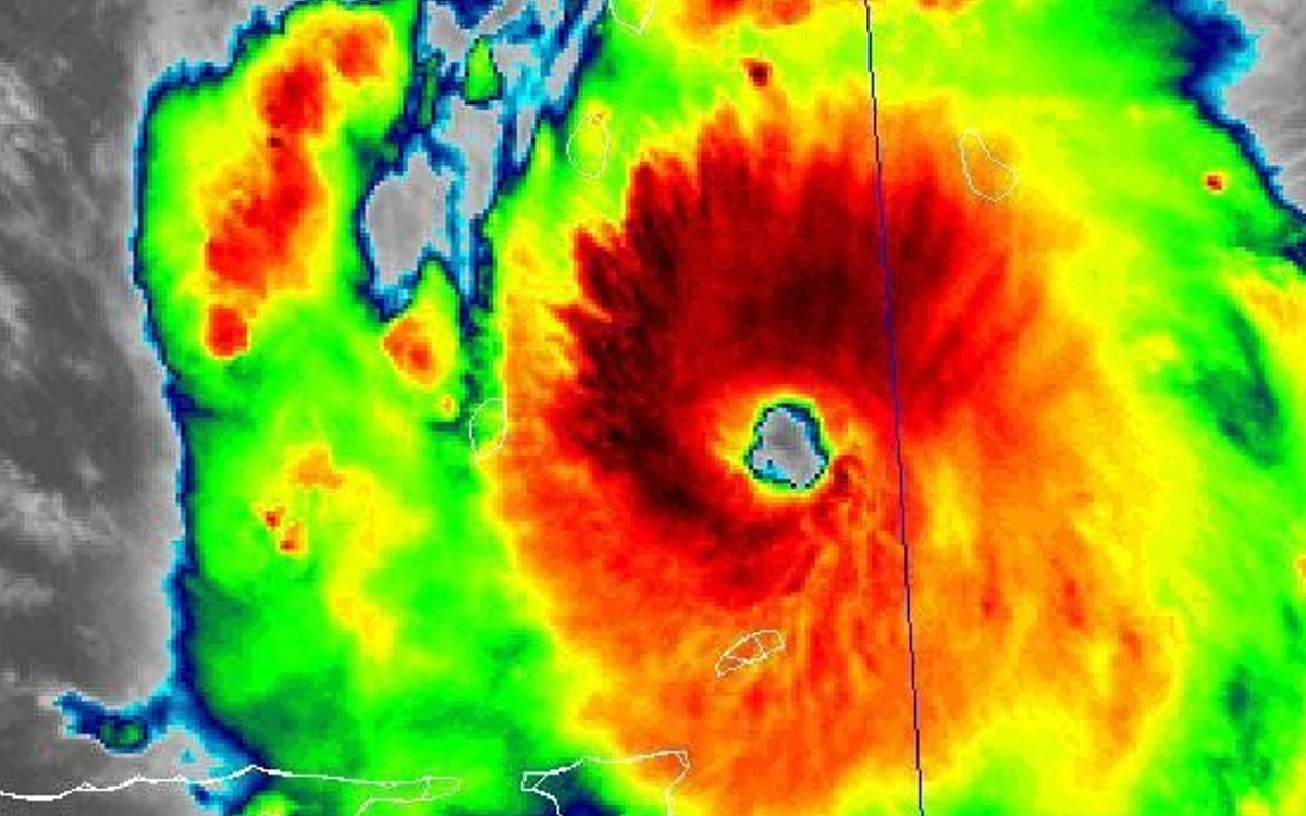 ‘Beryl’ regresa a categoría 4; por el momento no representa peligro para México
