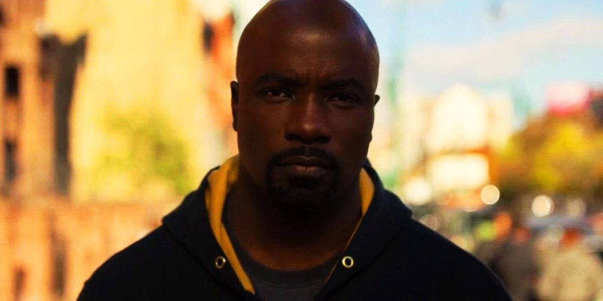 El actor de Luke Cage comenta sobre su posible regreso al MCU tras los rumores
