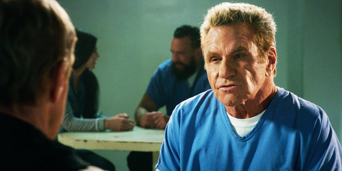 El co-showrunner aborda la posible redención de Kreese en la temporada 6 de Cobra Kai: "Es algo en lo que hemos estado pensando"