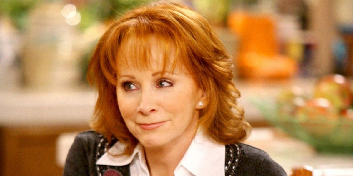 La nueva comedia de situación de NBC de Reba McEntire cumple una tradición de sus programas anteriores