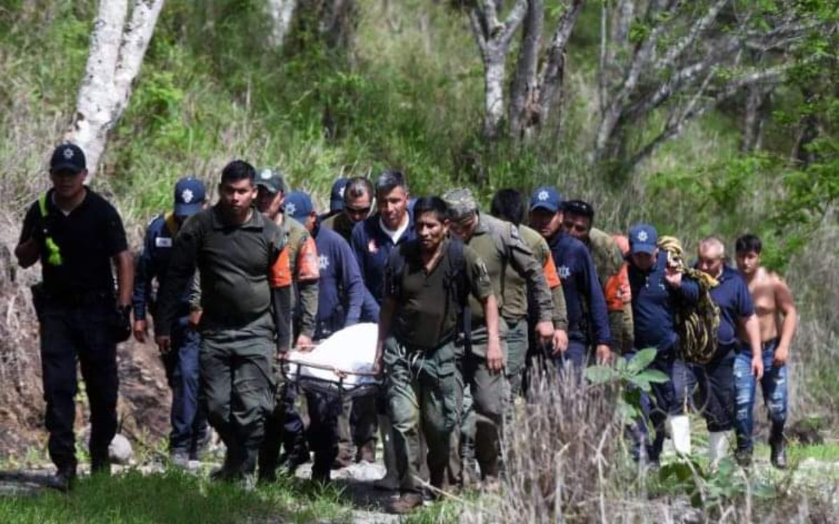 Localizan a tres de cuatro policías arrastrados por la corriente en Veracruz