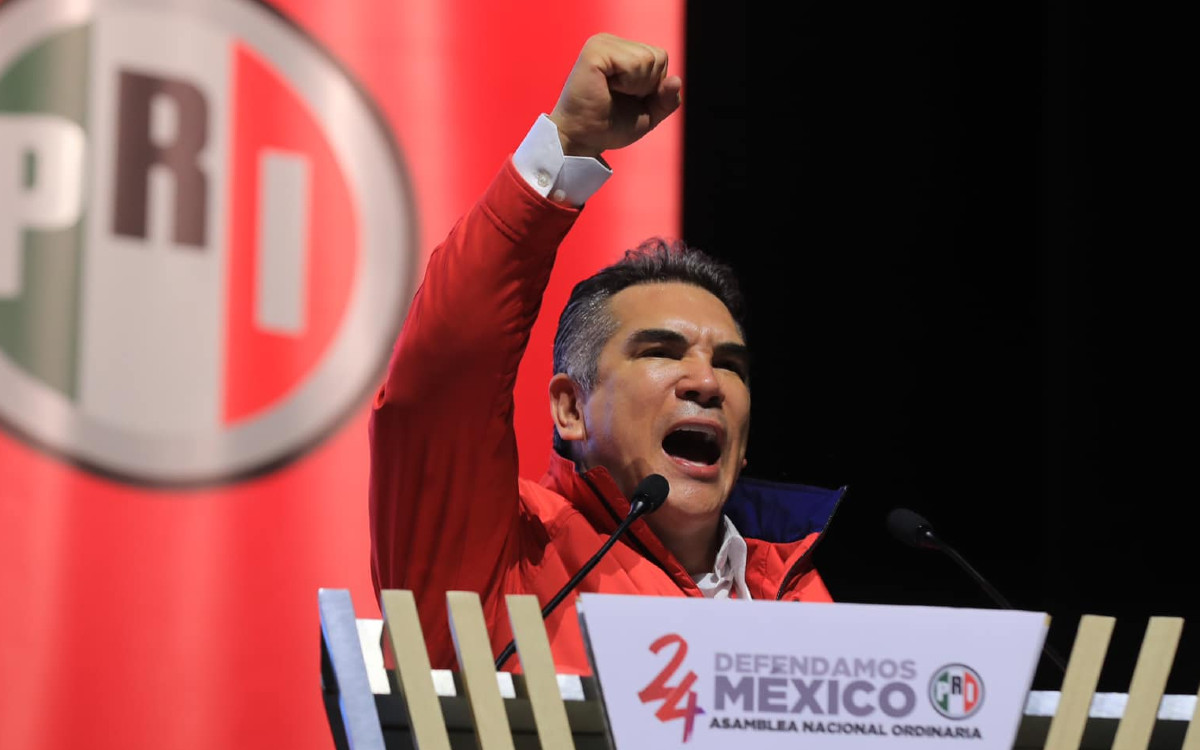 PRI avala reelección y aclama a ‘Alito’ como su líder