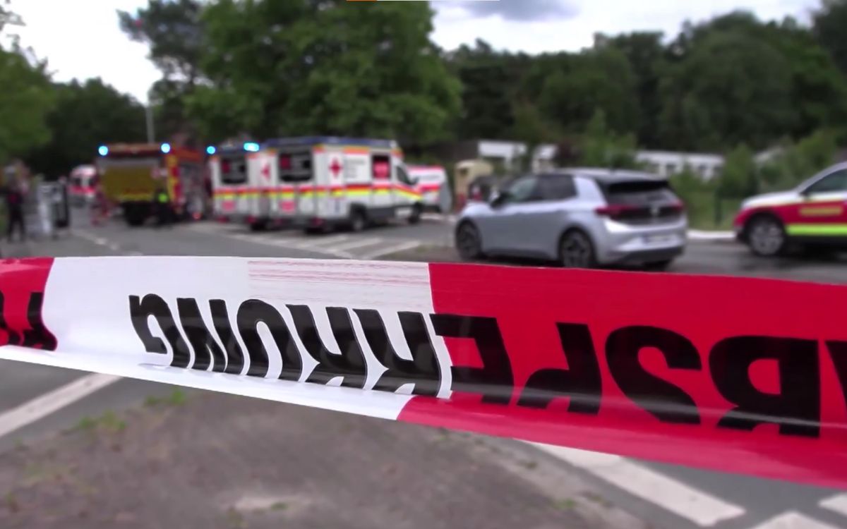 Un muerto y una veintena de heridos tras incendio en centro de refugiados en Alemania