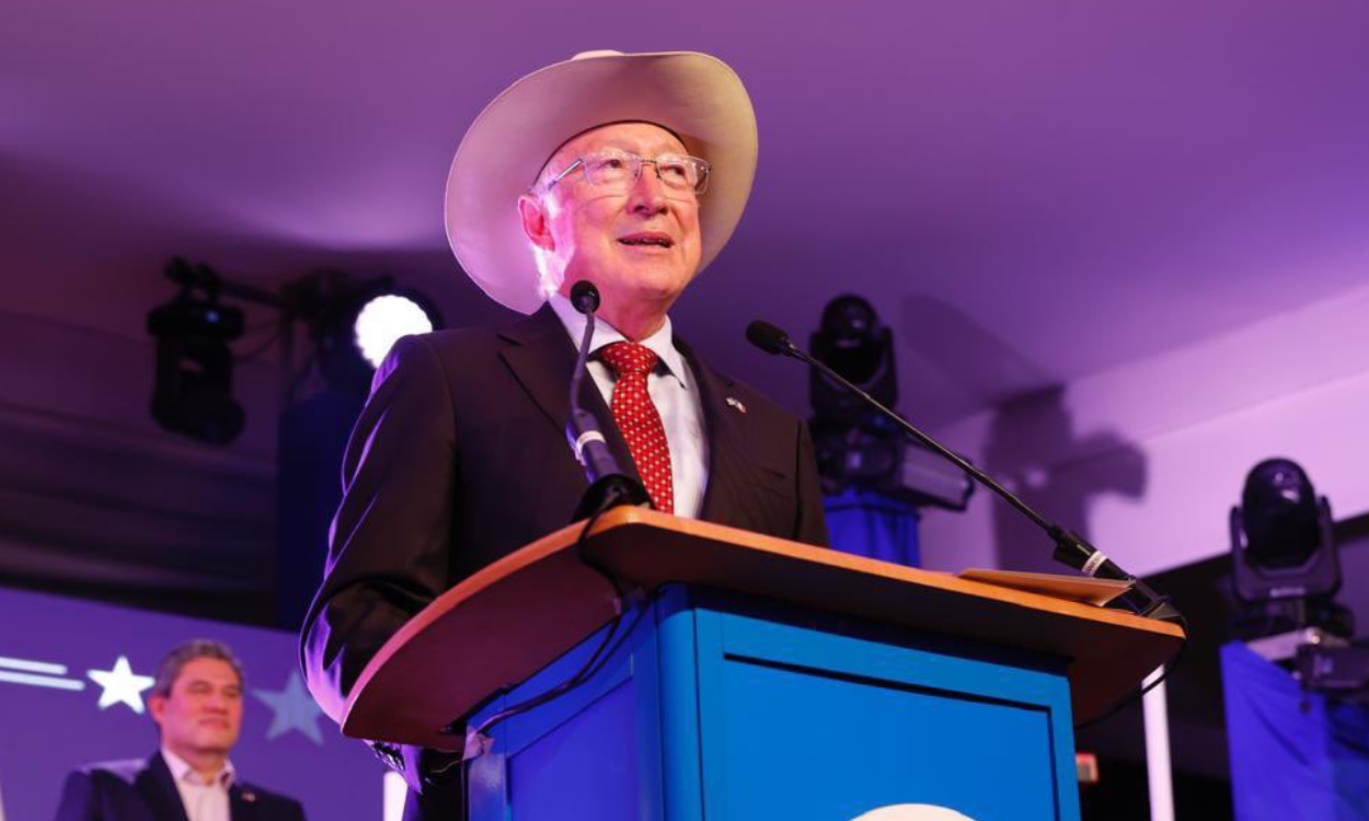 Ken Salazar: 'Compartimos información con la FGR' sobre arresto de 'El Mayo' y 'El Chapito'