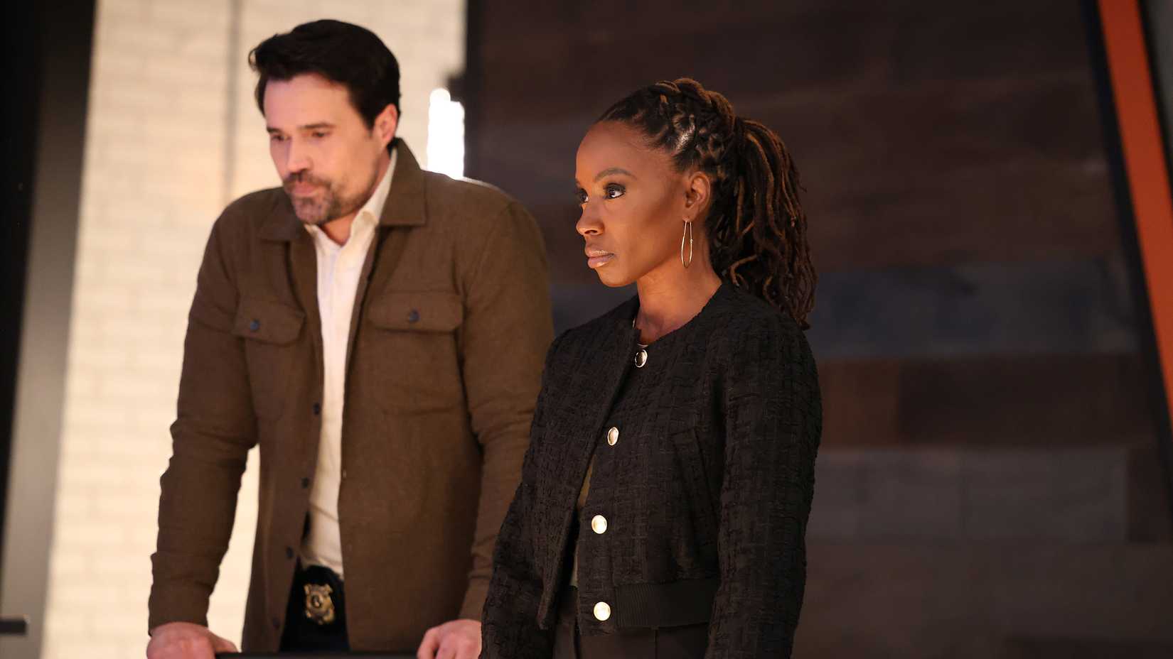 Brett Dalton se burla del dilema ético de Trent en la segunda temporada de Found: “Vamos a ver si el amor lo conquista todo”