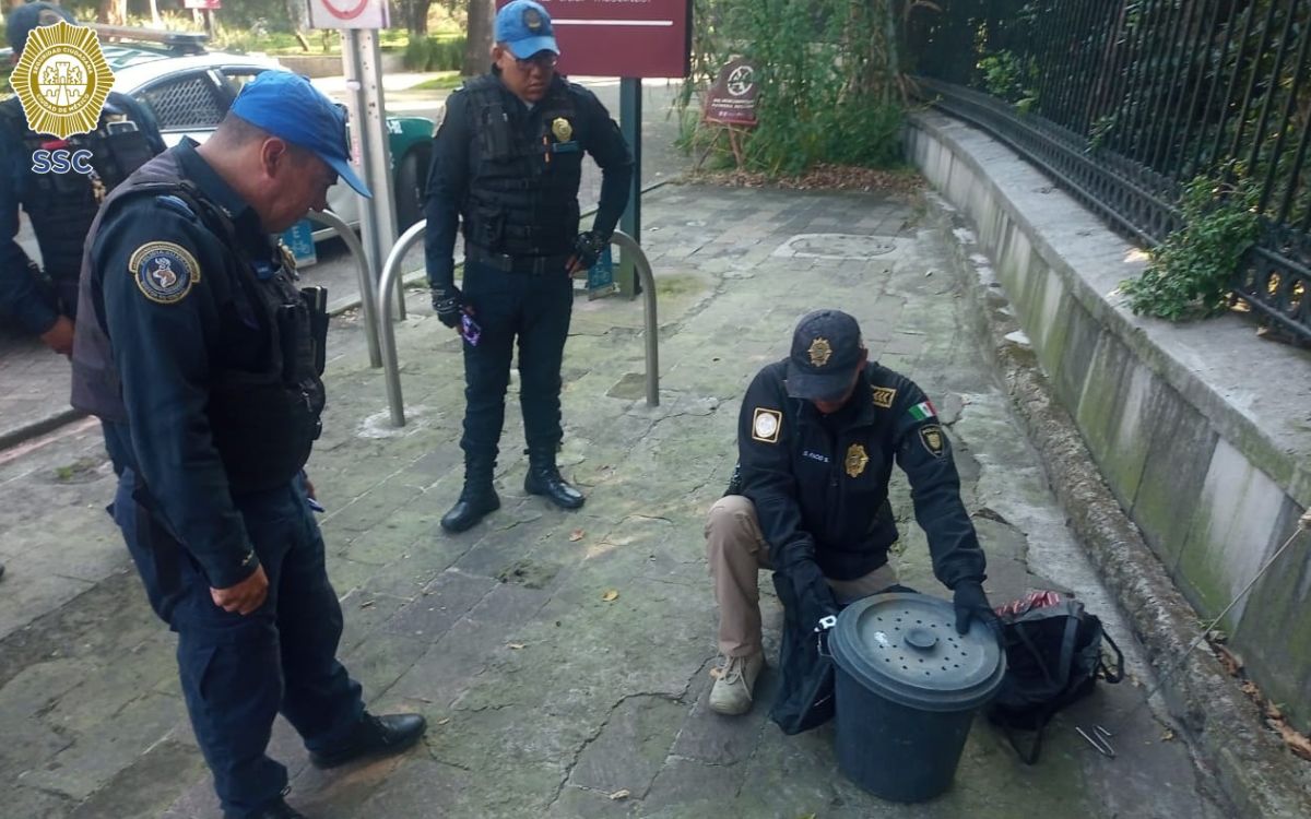 CDMX | SSC 'resguarda' serpiente de cascabel de 1.20m en Bosque de Chapultepec