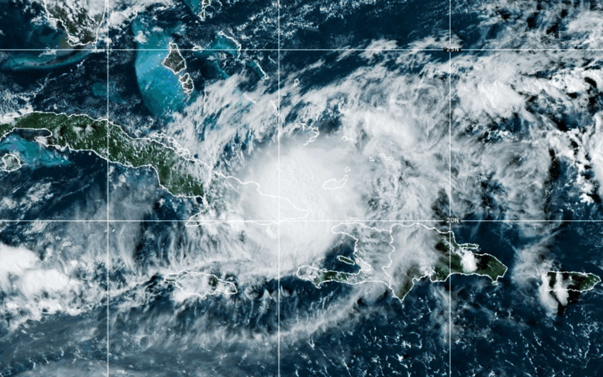 Cuba recibe impacto del huracán Oscar en medio de apagón generalizado