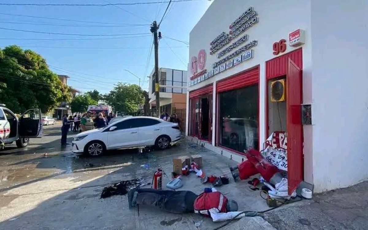 Culiacán | Sujetos entran a tienda de ropa y le prenden fuego; había 3 empleados dentro