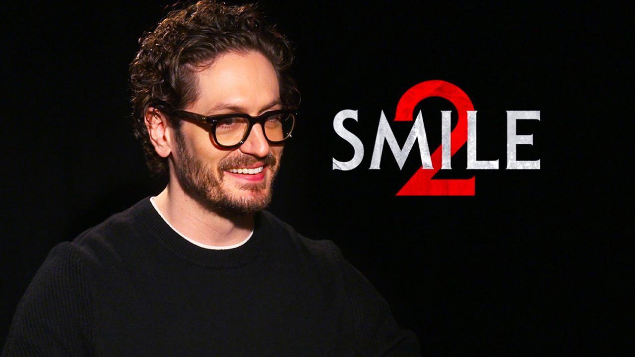 El director de Smile 2 habla de una secuela más grande y sangrienta del éxito de terror viral y potencial para Smile 3
