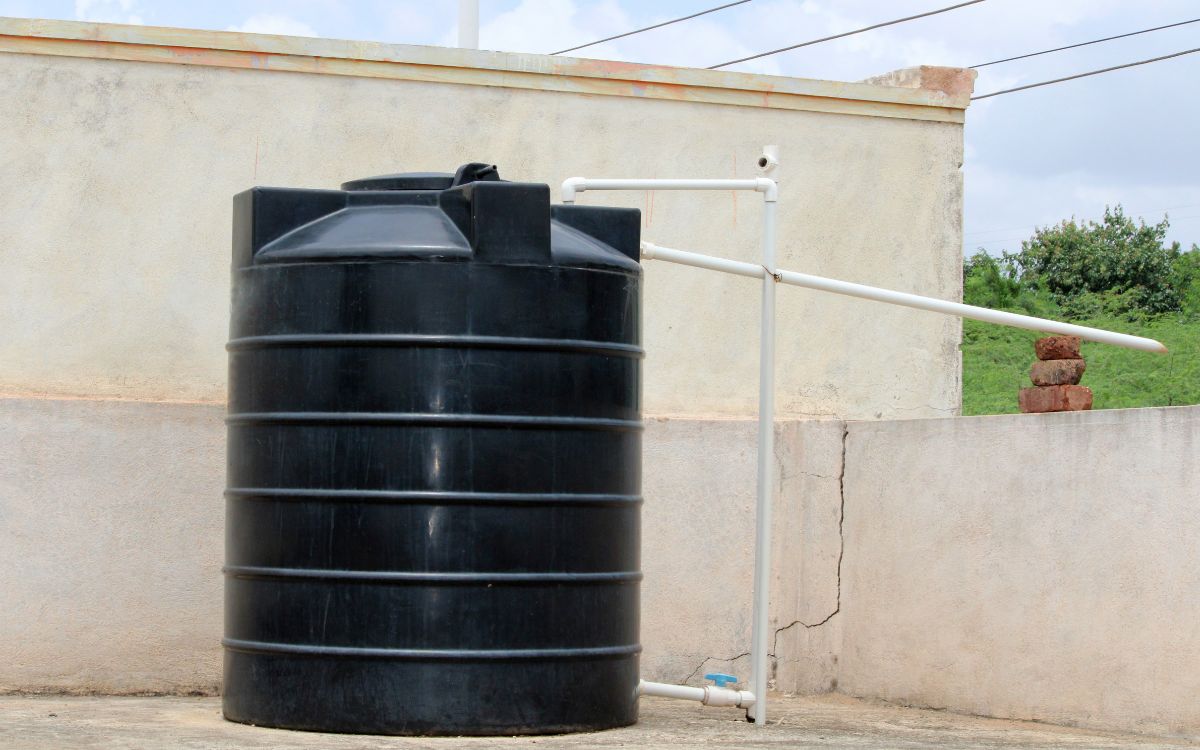 Hallan cuerpo de un hombre al interior de un tinaco en Xochimilco