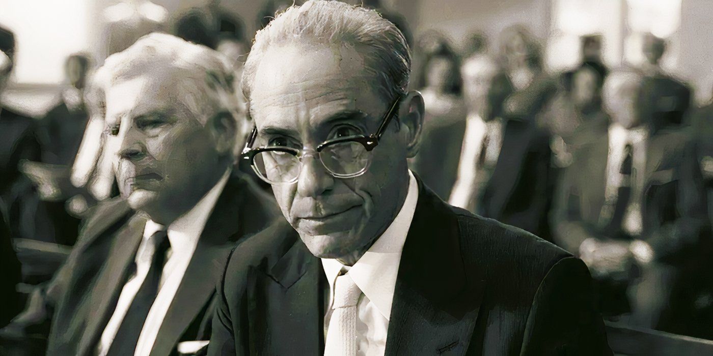 Robert Downey Jr. como Lewis Strauss en el tribunal de Oppenheimer