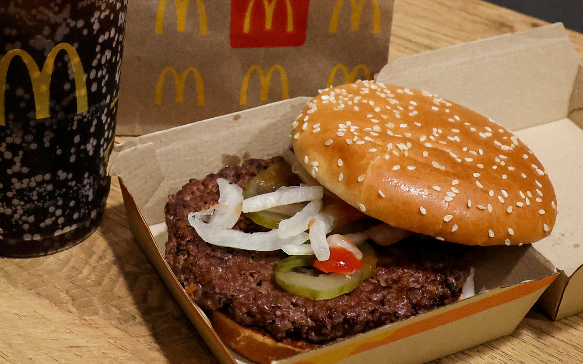 McDonald's retira cebollas por brote de E. coli que ha dejado un muerto y 49 enfermos | EU