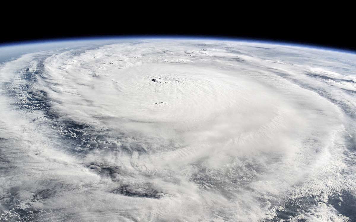 Huracán Milton deja al menos 10 muertos y a millones sin electricidad en Florida