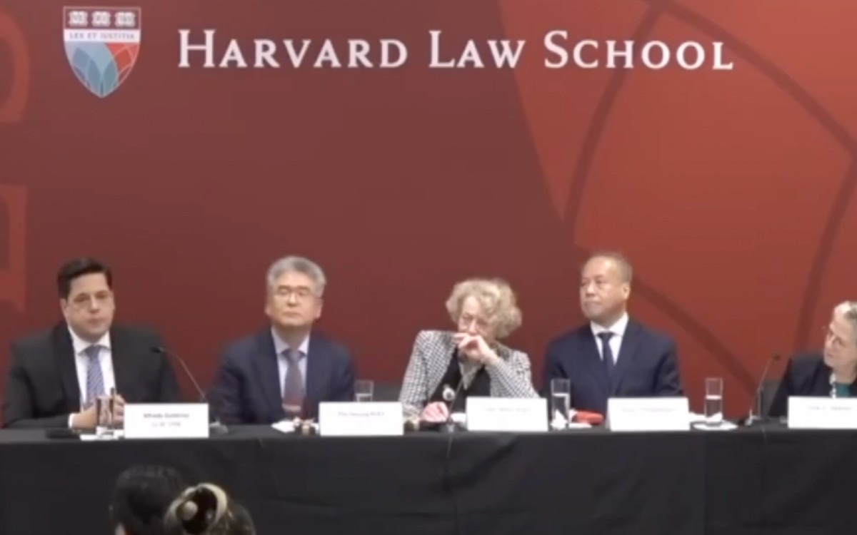 Requisitos para ser ministro de la SCJN provocan risas en Harvard; 'no estoy bromeando', dice Ortiz Mena