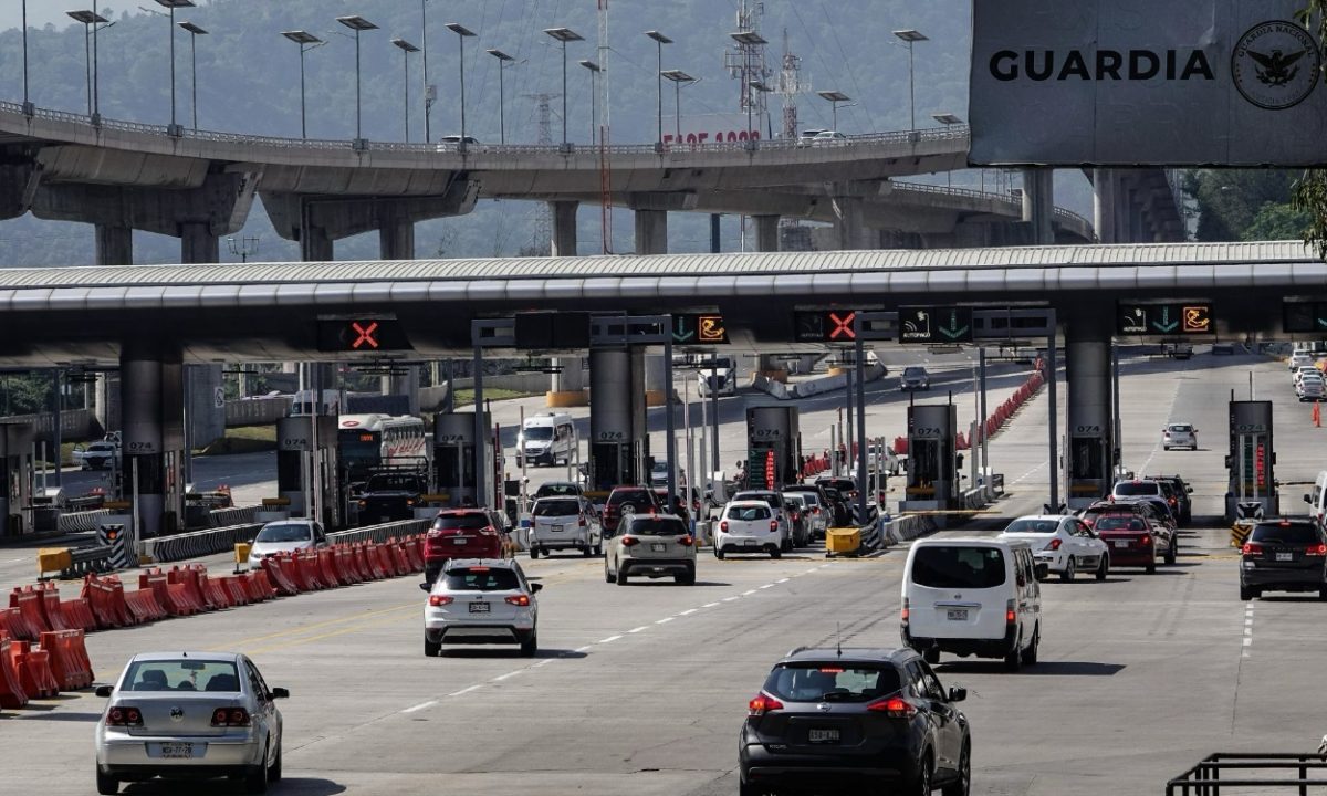 Sheinbaum va contra baches carreteros a nivel nacional