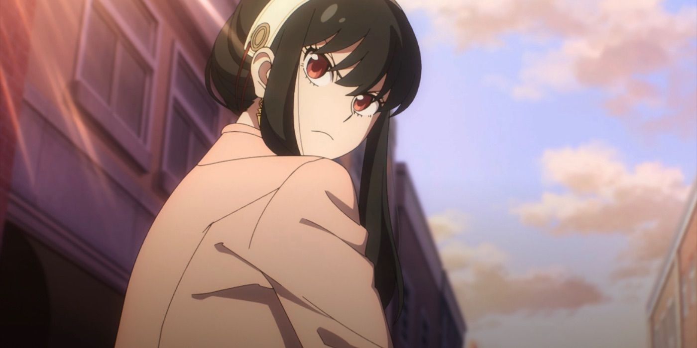 Spy x Family Yor Cosplay da vida a su personaje de princesa espina con una nueva y fantástica sesión