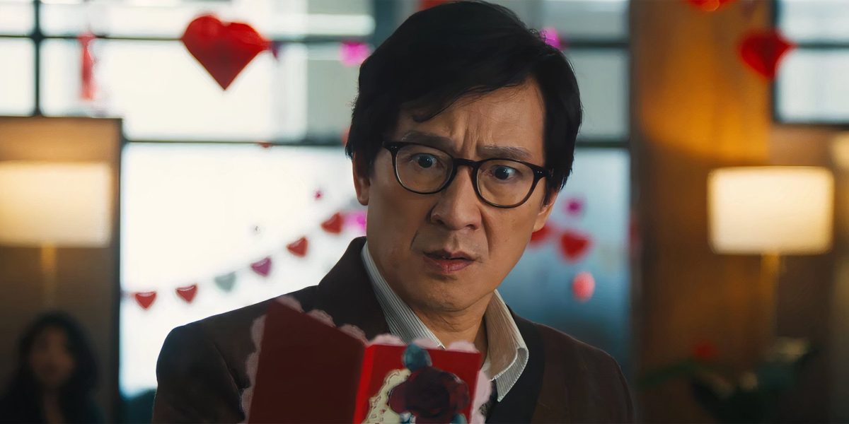 Tráiler de Love Hurts: Ke Huy Quan de Loki es un agente inmobiliario que huye de su pasado criminal en una comedia de acción