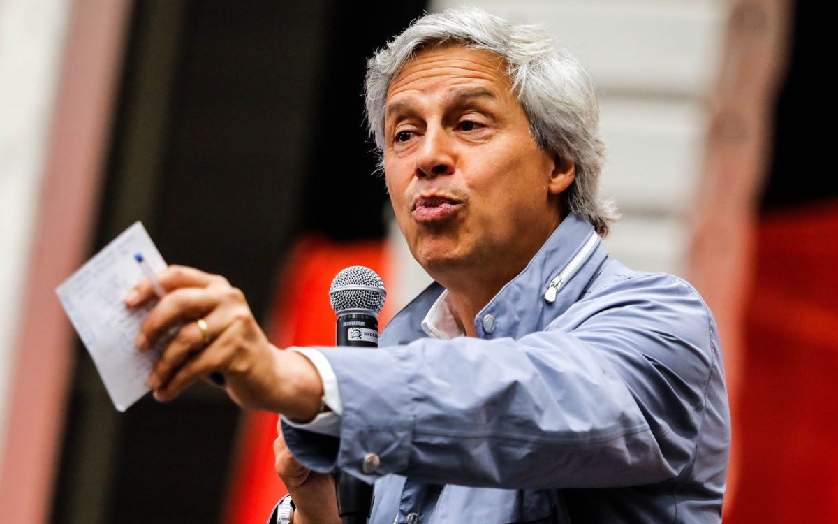 Un 'hijo de papi' que quiere 'comandar' la SCJN: Sheinbaum sobre Claudio X. González