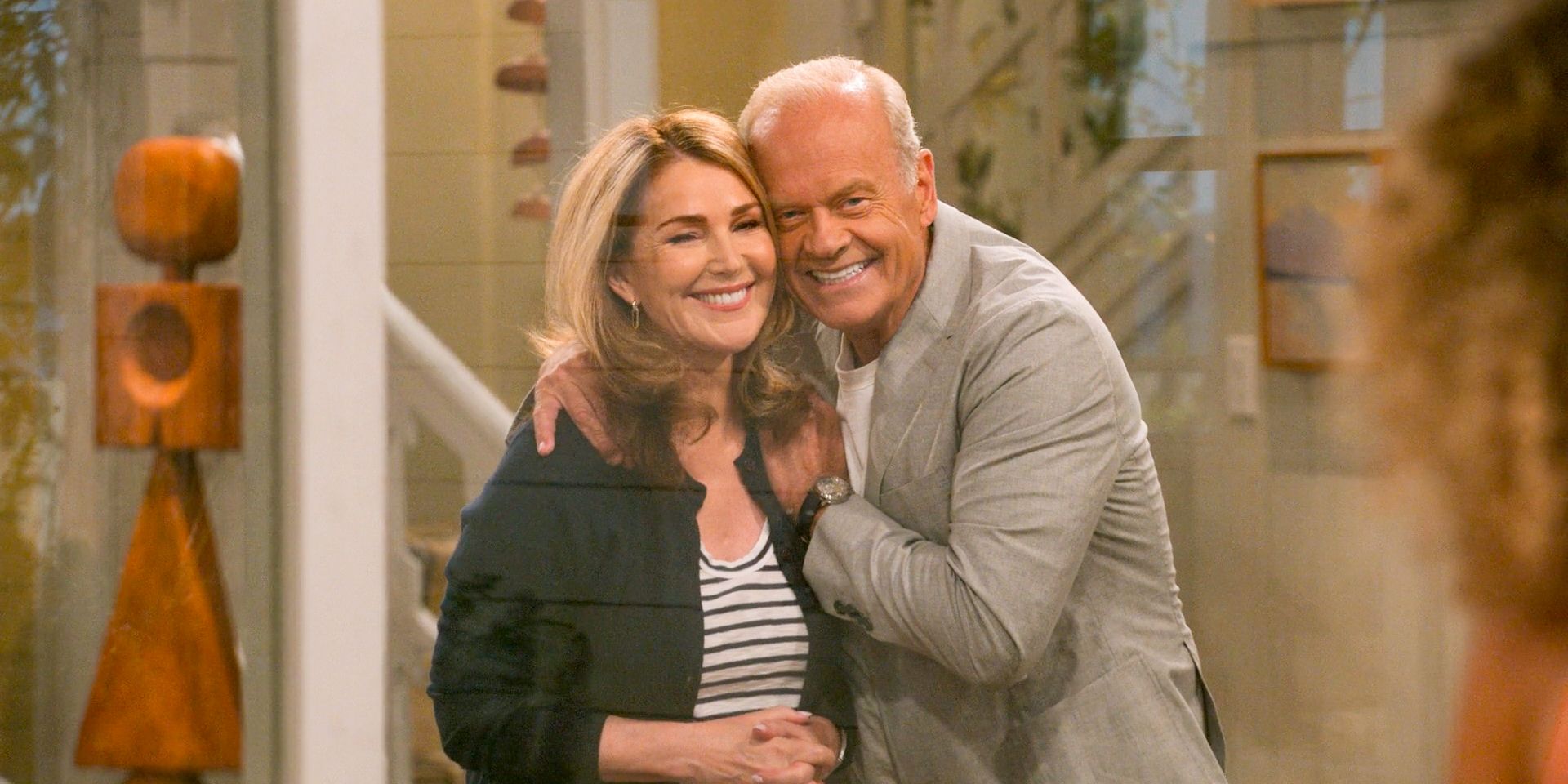 La actualización Big Roz de Frasier está un paso más cerca de convertir a Peri Gilpin en una parte permanente del programa, y es exactamente lo que necesita el reinicio