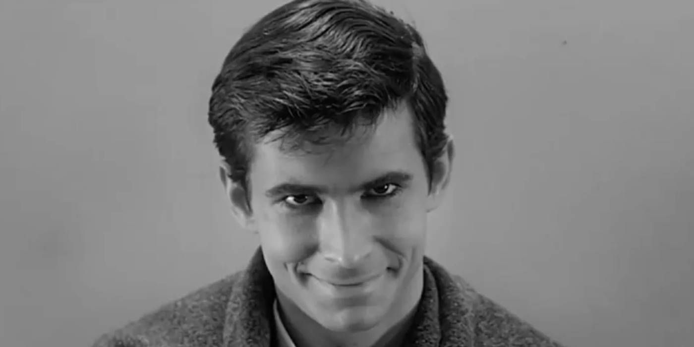 Anthony Perkins como Norman Bates rompe la cuarta pared en Psycho 