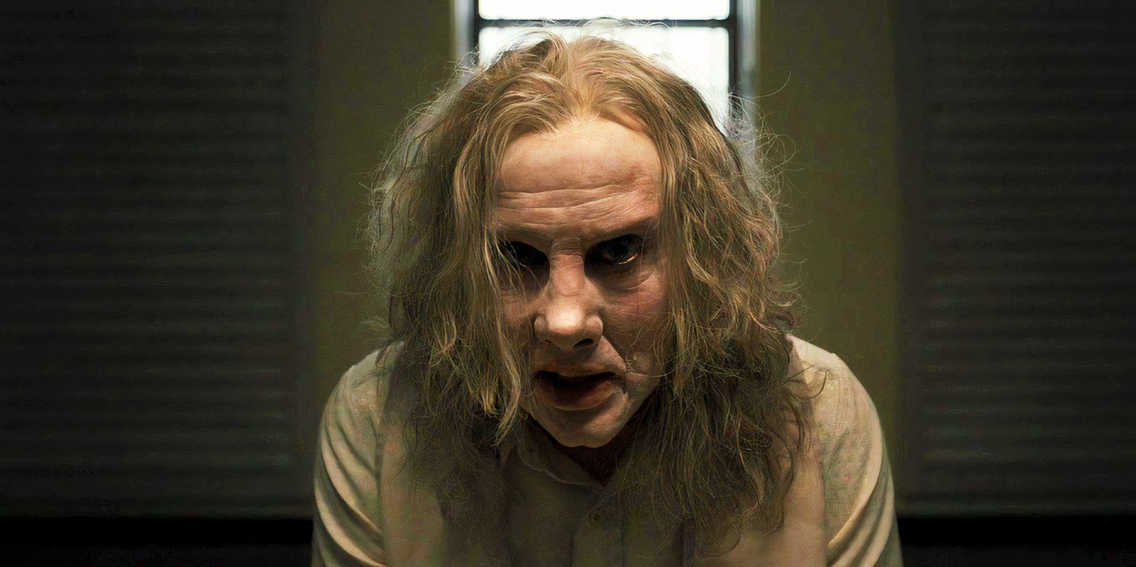 Con la exitosa película de asesino en serie de Nicolas Cage ahora transmitiendo, no olvides ver su otra película de terror 2024 en Hulu