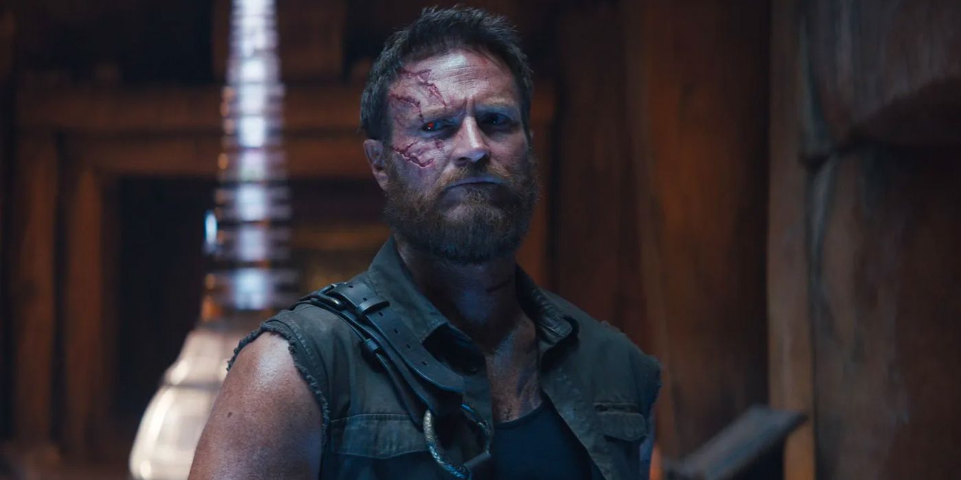 La estrella de Mortal Kombat 2 reflexiona sobre pasar directamente de Kano a la nueva comedia de NBC y expresa entusiasmo por la secuela