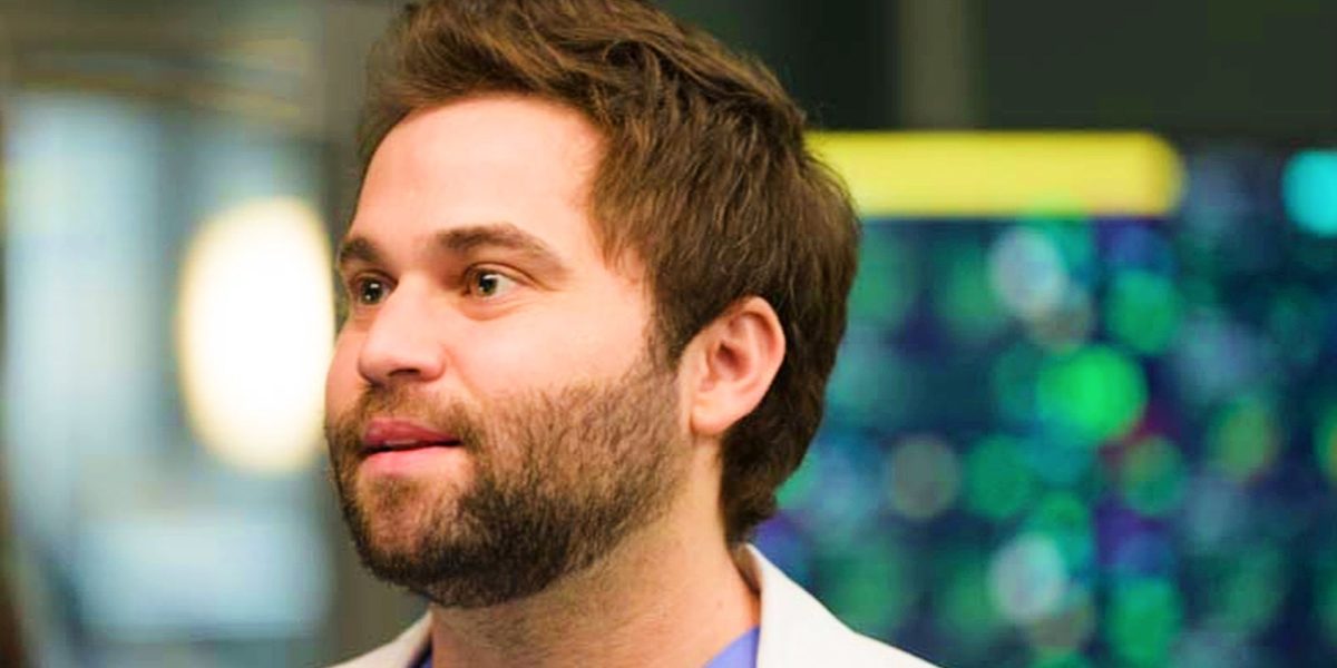 El actor Levi de Grey's Anatomy reacciona a su despedida de la temporada 21: "Es realmente poético"