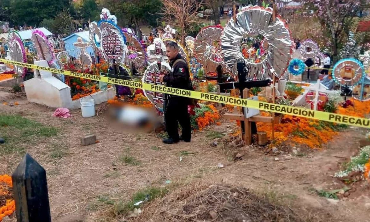 Balacera en panteón de Michoacán deja una mujer fallecida y tres heridas en pleno Día de Muertos