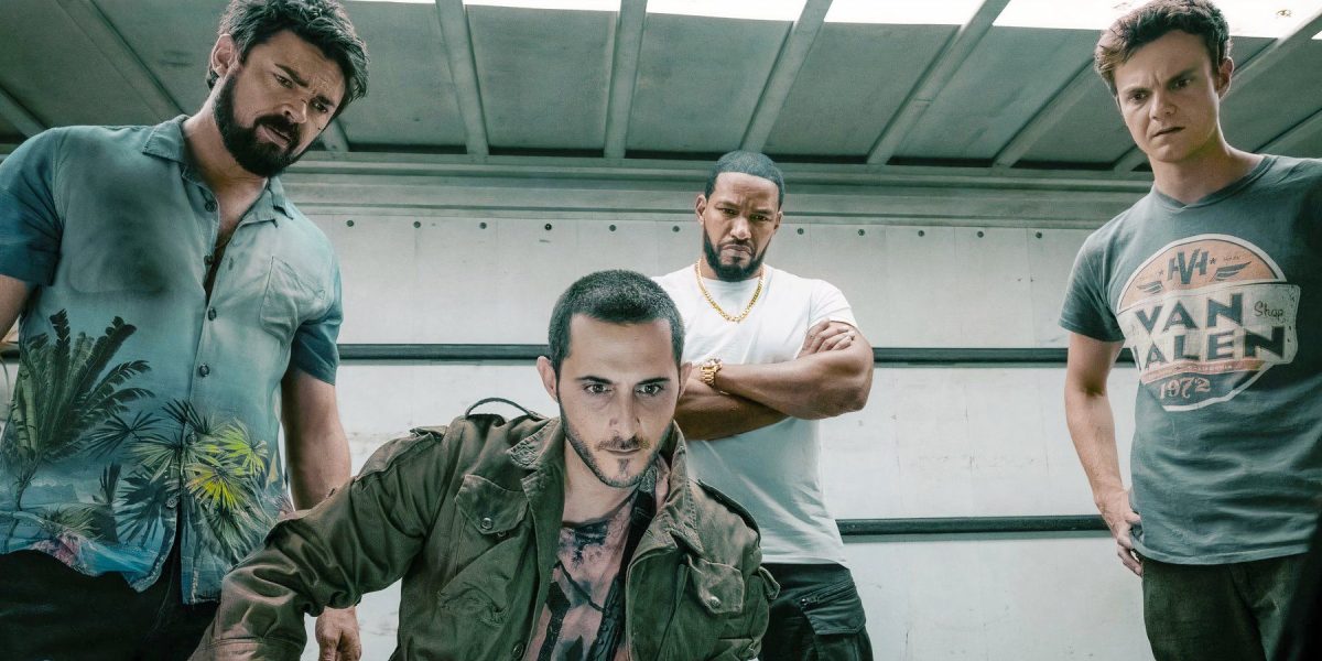 El elenco de chicos se reúne en una foto de BTS antes del inicio de la filmación de la temporada 5