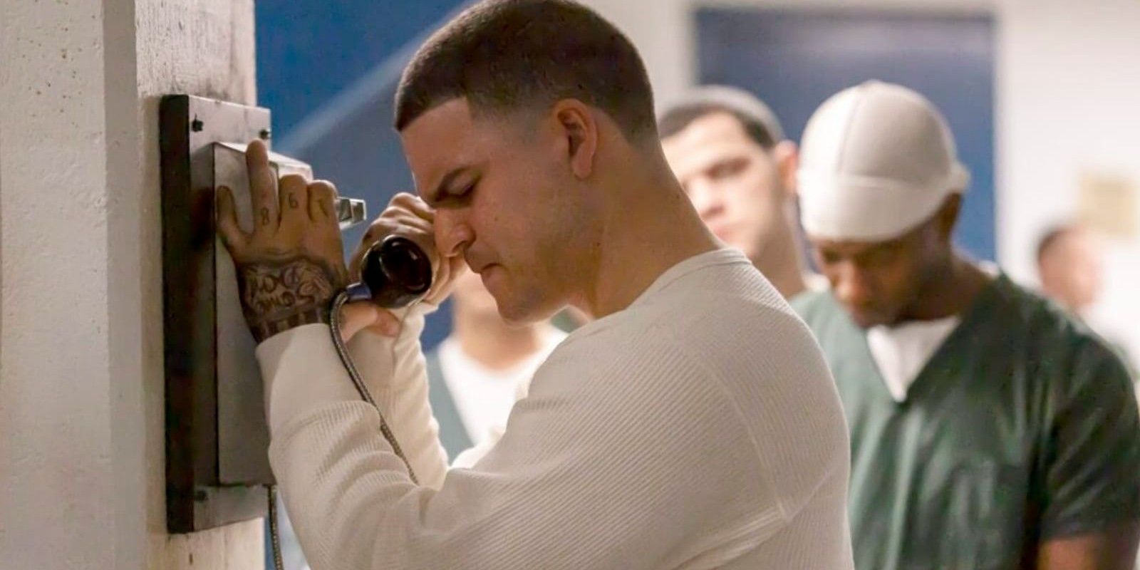 El final de American Sports Story y la revelación del CTE de Aaron Hernandez explicados por el EP