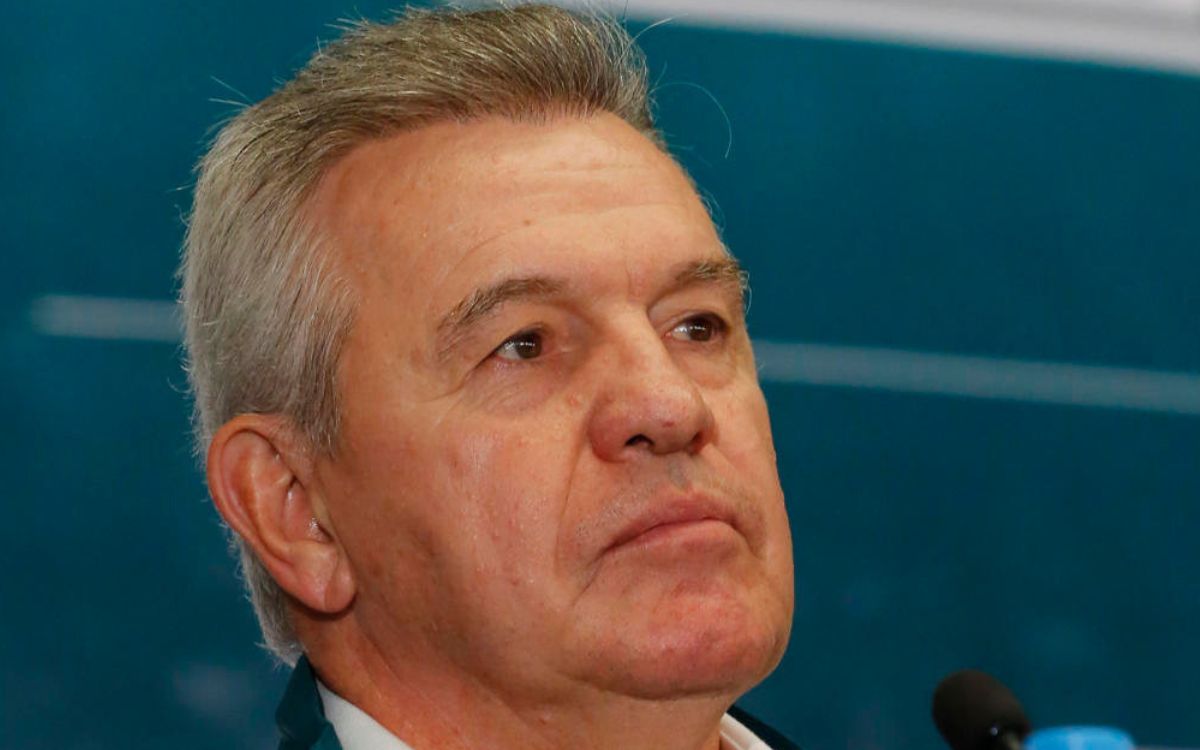 Sangrando y con derrota, Javier Aguirre abandona Honduras; Concacaf ya investiga | Video