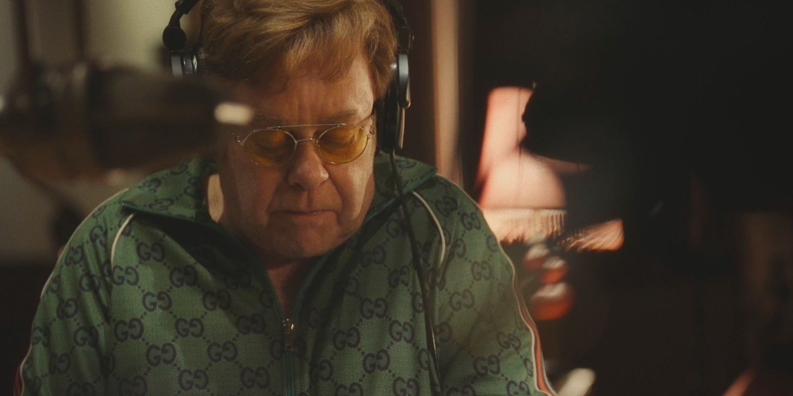 Elton John: Revisión nunca demasiado tarde – Elton John recupera su voz en la mirada inquebrantable de Disney+ Doc a sus momentos más oscuros