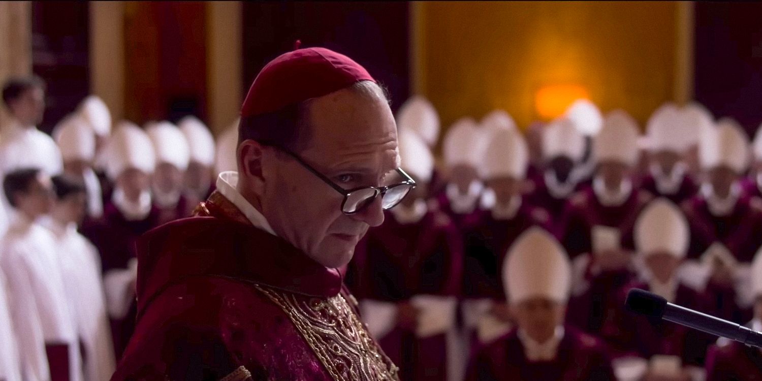 La película 93% Pope de Ralph Fiennes con rumores de premios ya se está transmitiendo y debes verla para prepararte para los Oscar