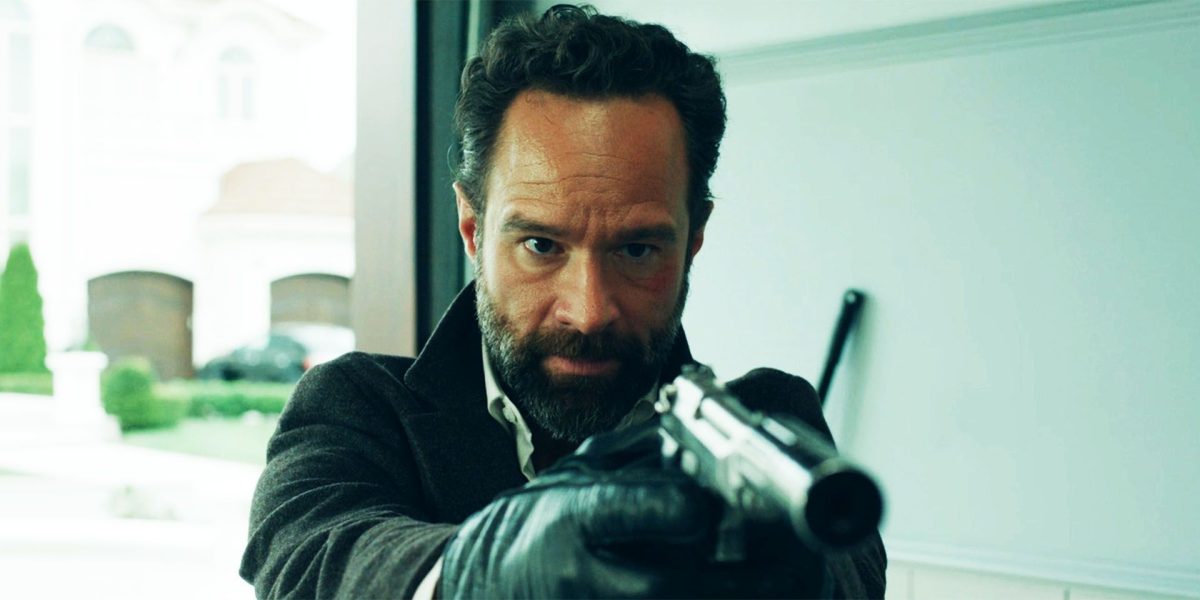 El programa de crimen y comedia oscura de 2024 con una puntuación RT del 82 % se convierte en un éxito de streaming