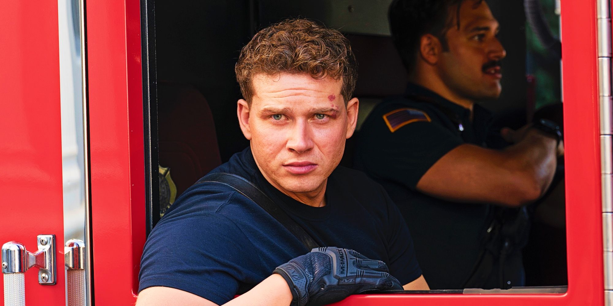 Oliver Stark justifica por qué Buck no va a ser el reemplazo de 118 de Bobby en la temporada 9 de 9-1-1