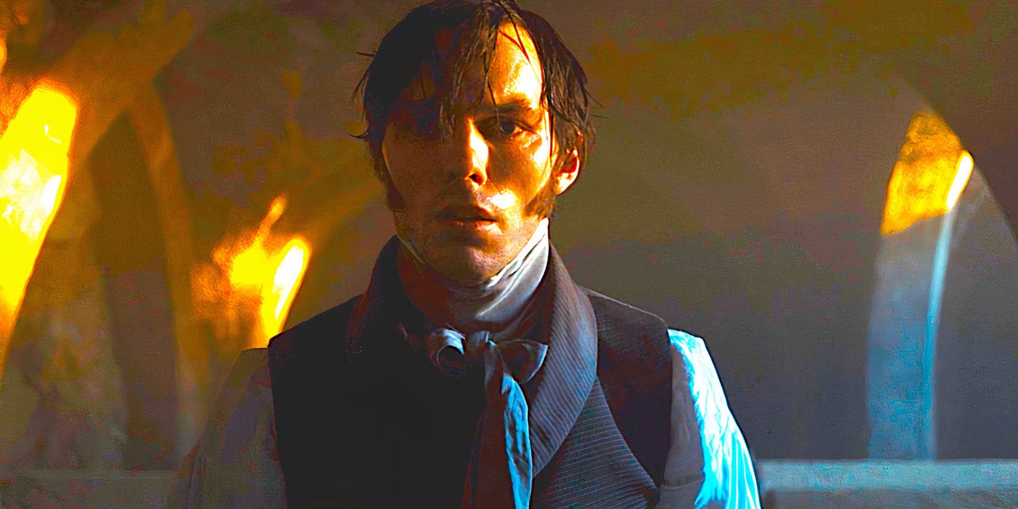Nicholas Hoult está consumido por el miedo en una escena de Nosferatu