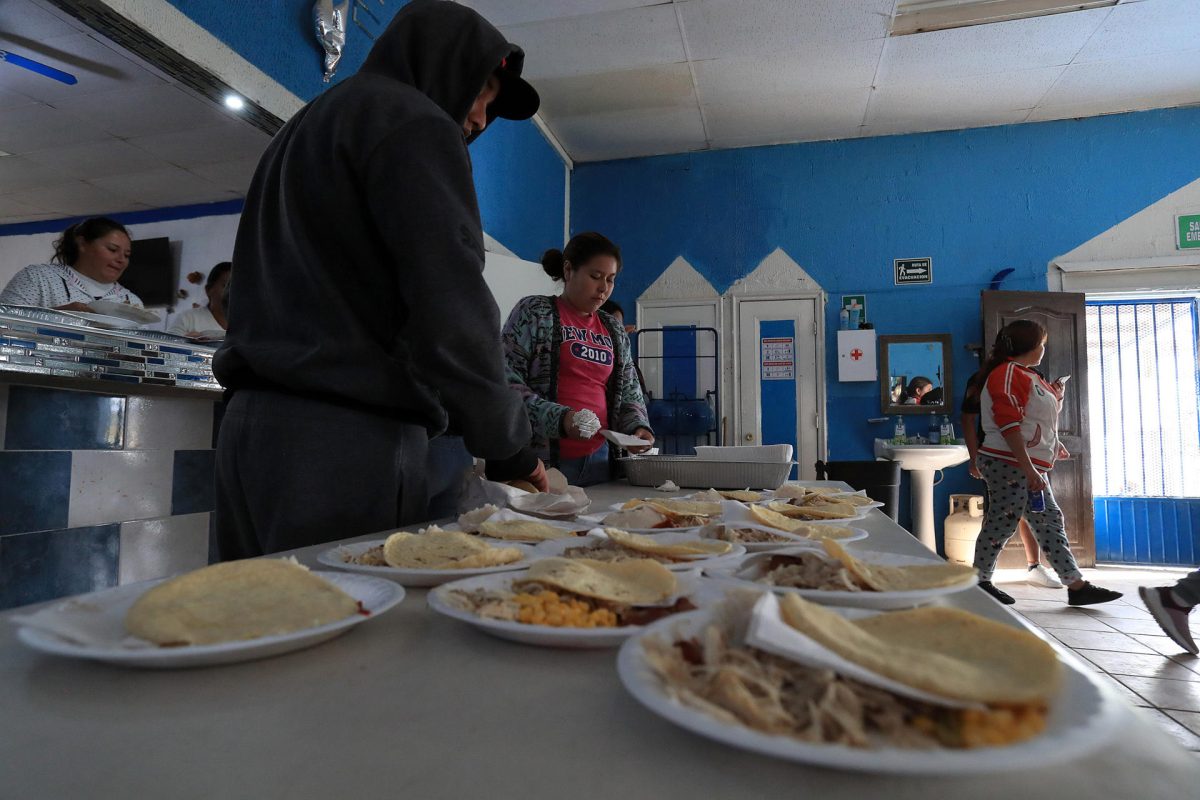 Celebran 'Día de Acción de Gracias' en albergue migrante en Ciudad Juárez