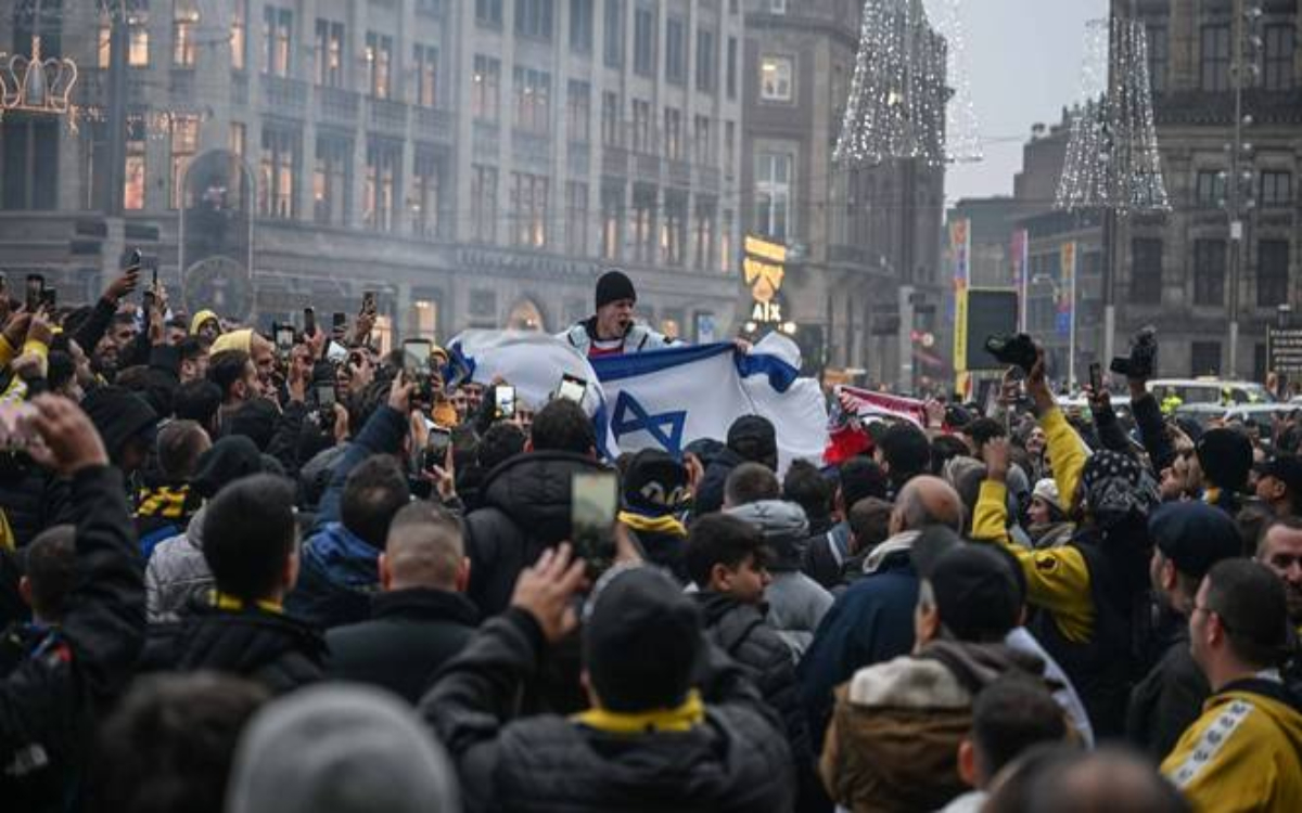 Condenan a cinco por atacar a 'aficionados' del Maccabi de Tel Aviv en Ámsterdam | Video