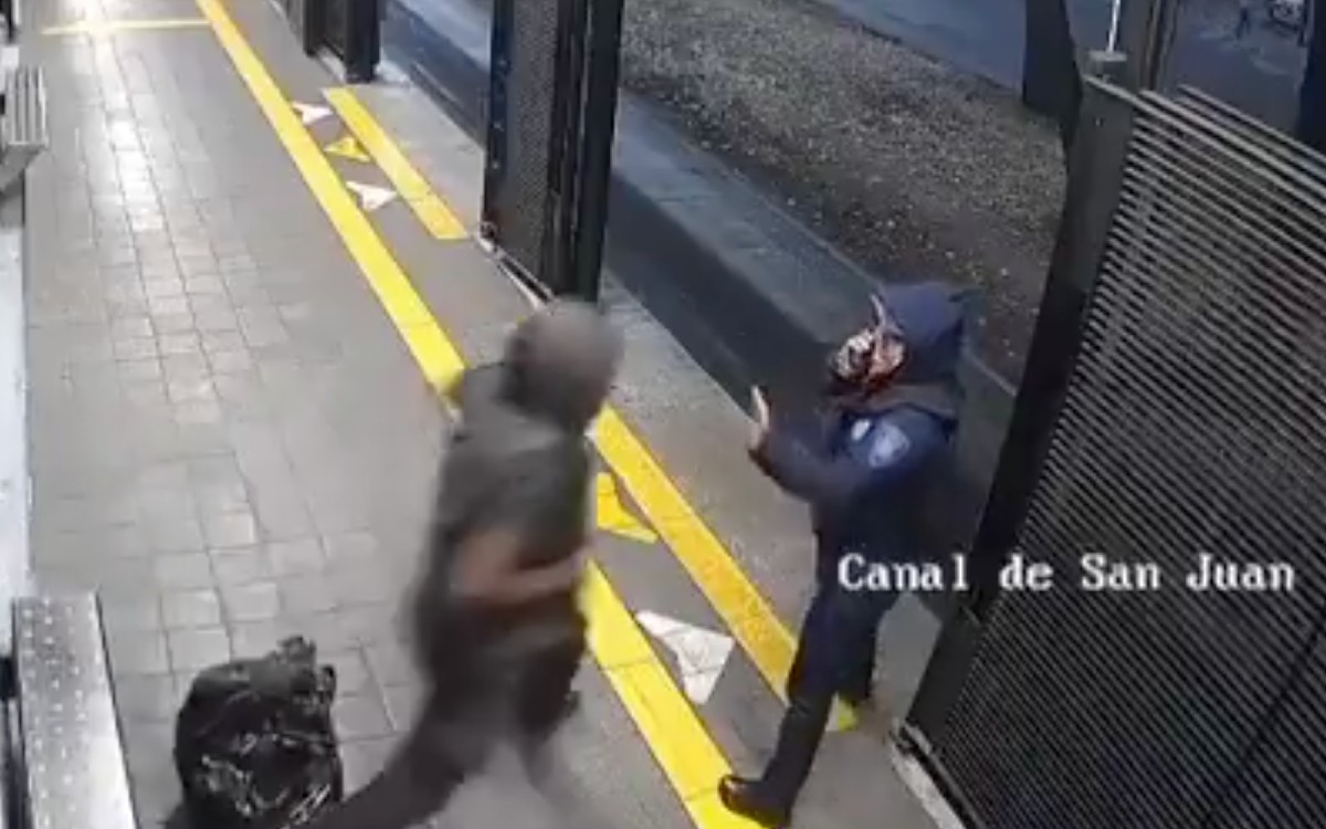 Empuja a mujer policía al paso del Metrobús; agresor detenido por tentativa de feminicidio