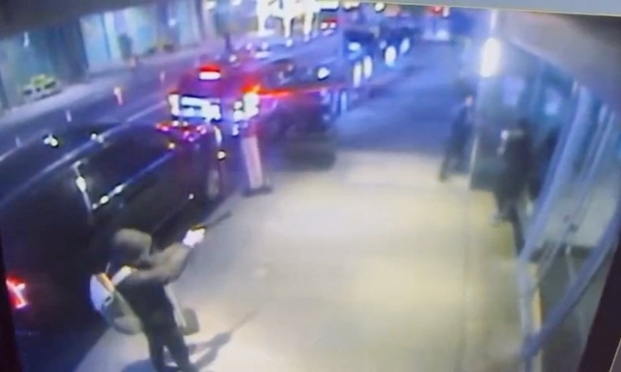 Video | Revelan el momento del asesinato del CEO de UnitedHealthcare en Nueva York