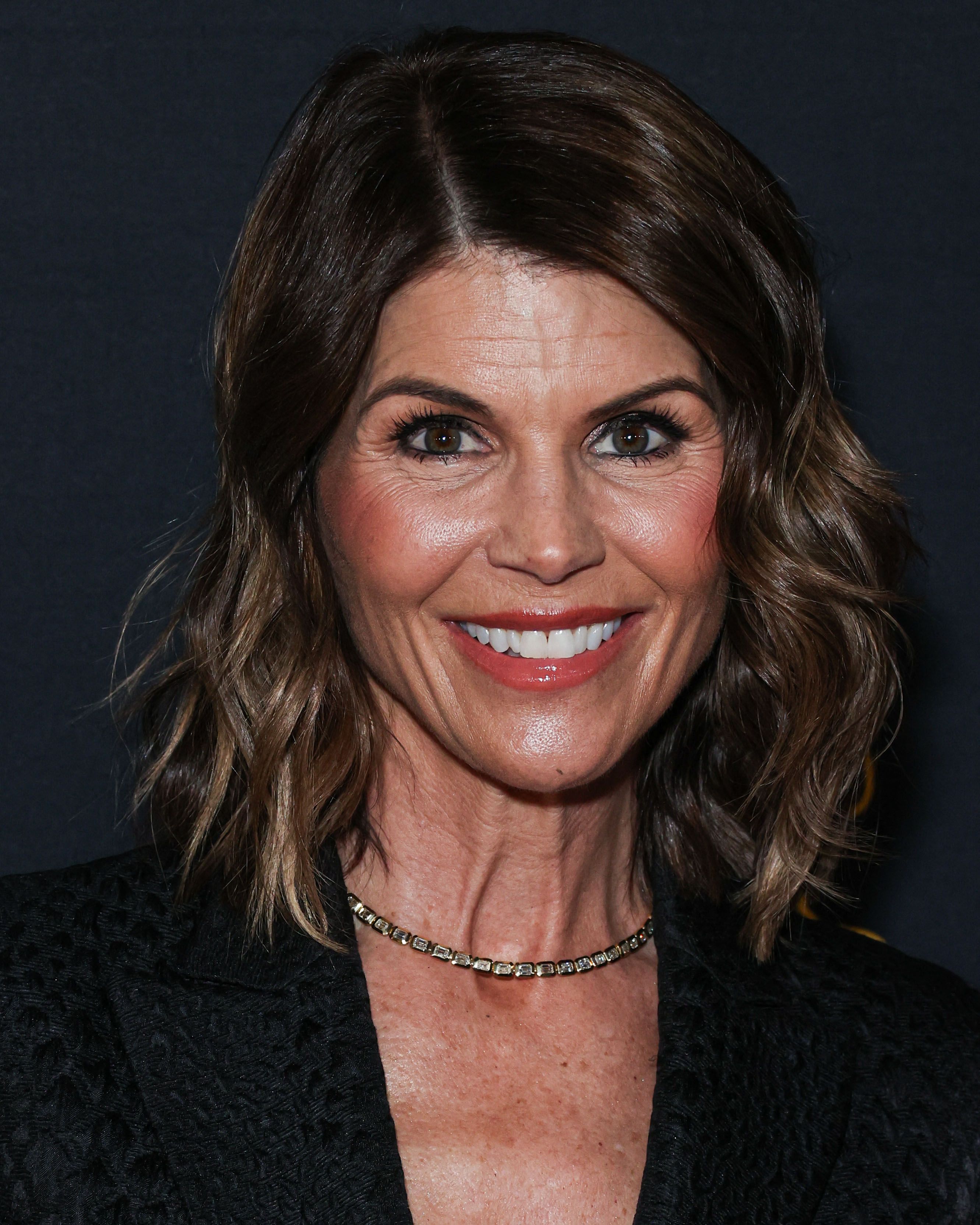 Tiro en la cabeza de Lori Loughlin