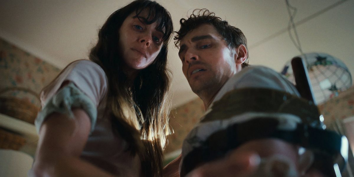 Revisión junta: los poderes de química inolvidables de Alison Brie y Dave Franco este horror corporal de Bonkers que es un mal sueño cobra vida